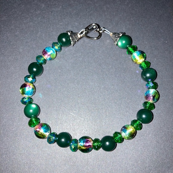 Green Handcrafted Bracelet - Picture 1 of 5